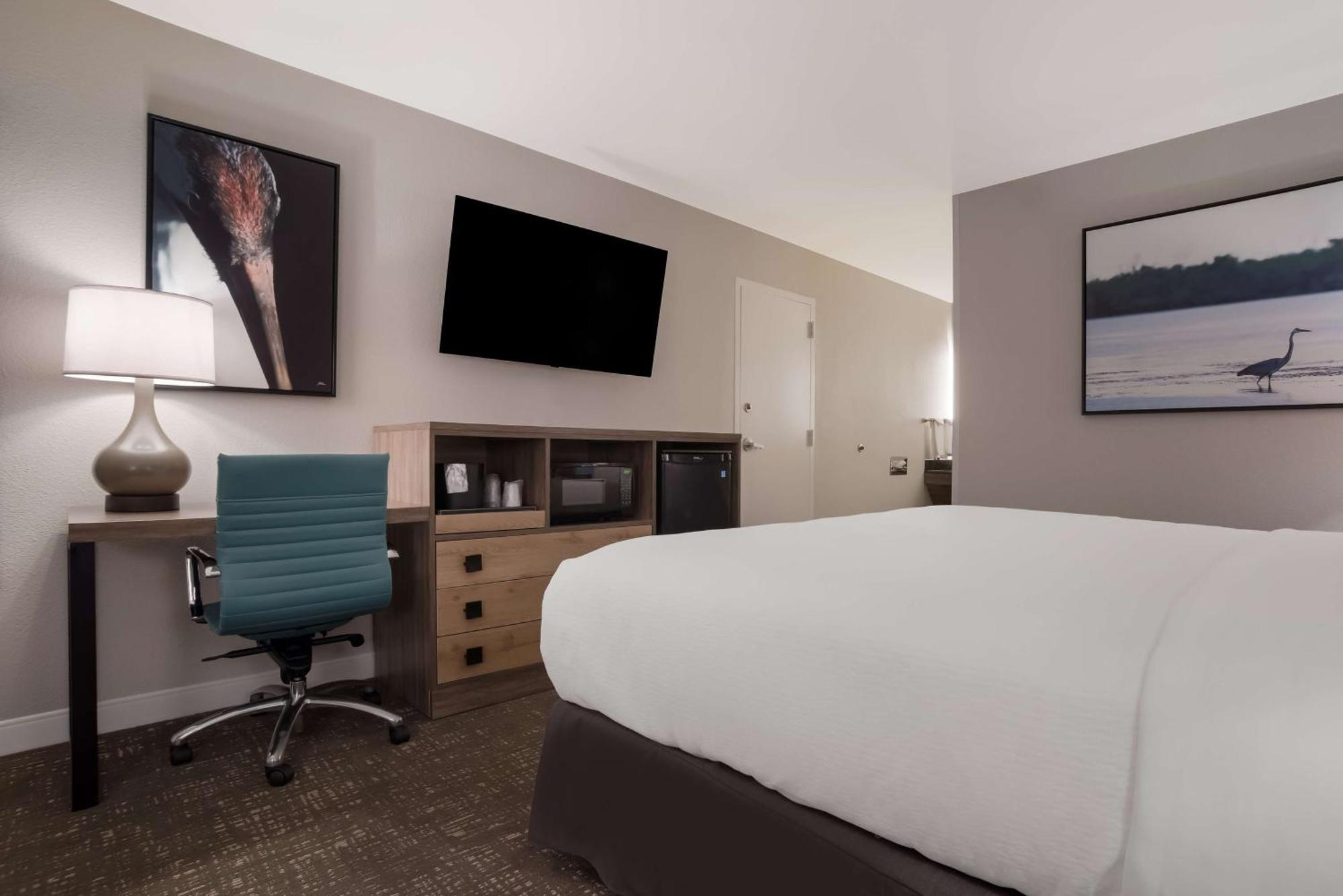 Best Western Flagship Inn Мос Пойнт Екстериор снимка