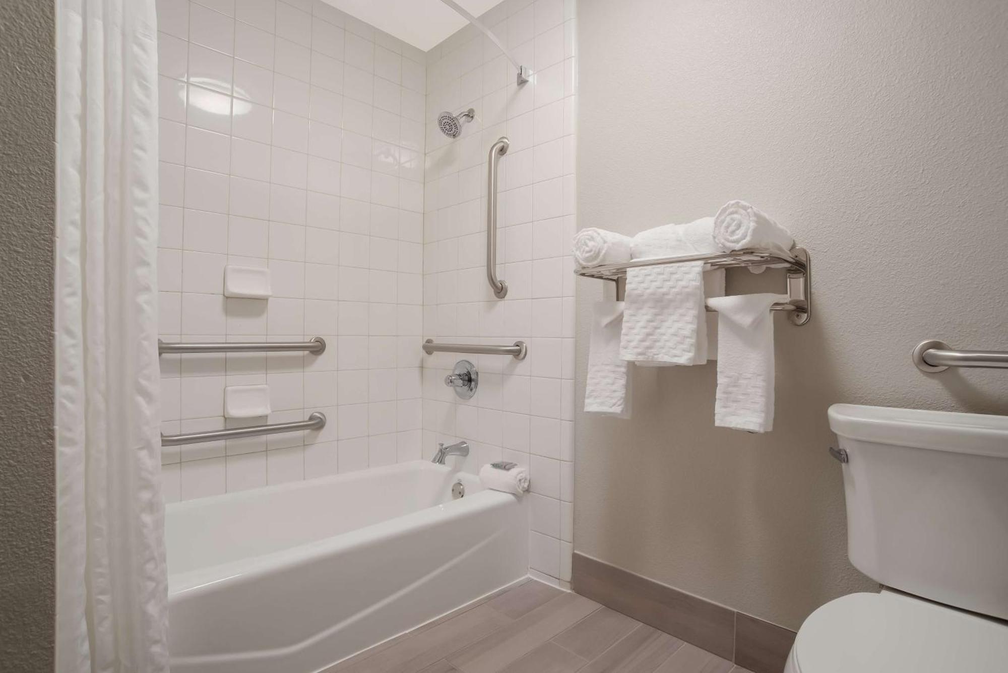 Best Western Flagship Inn Мос Пойнт Екстериор снимка
