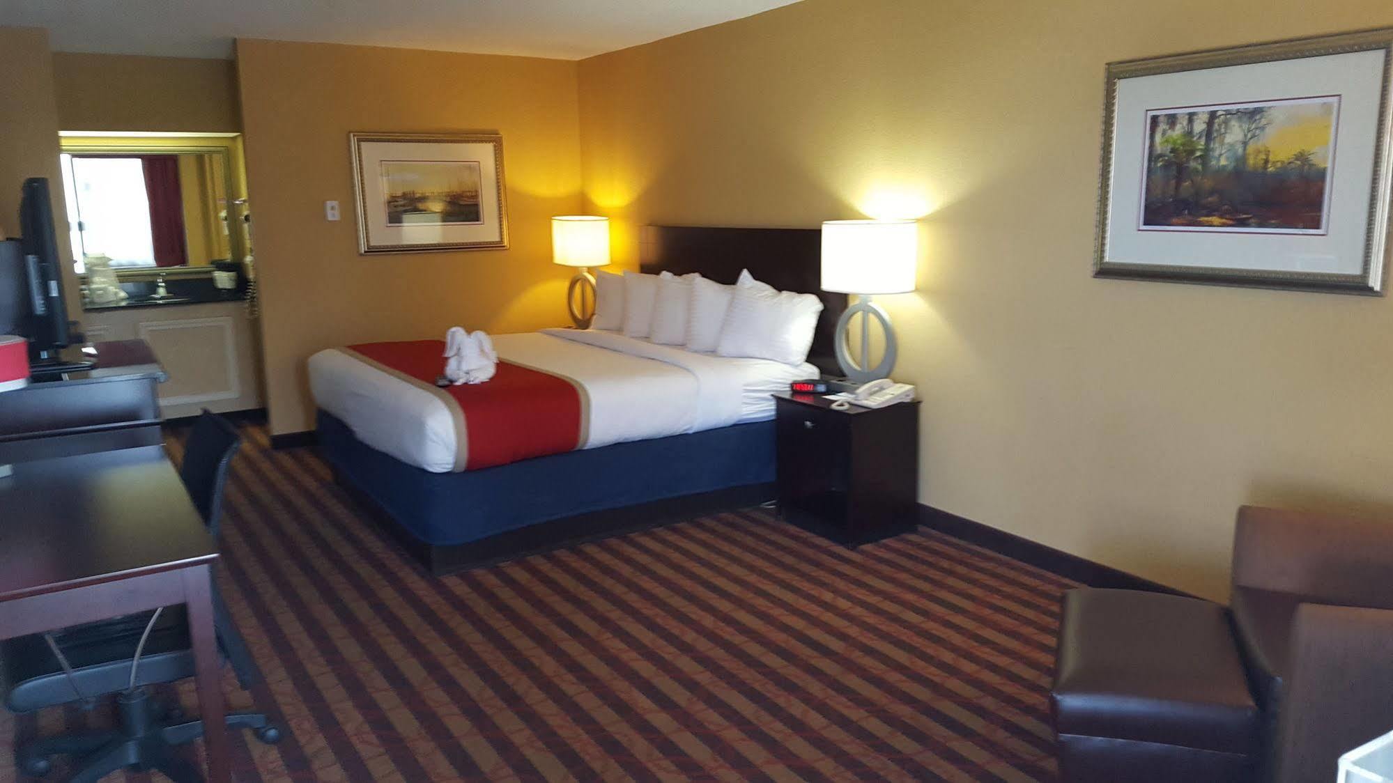 Best Western Flagship Inn Мос Пойнт Екстериор снимка